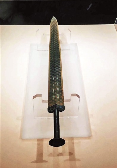 一剑霜寒十四州——中国古代兵器之剑-新华网