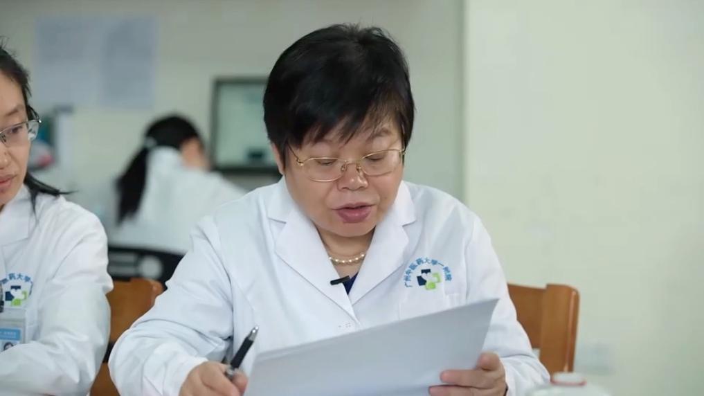 2024年“最美医生”丨林丽珠:用仁爱播撒生命的希望-新华网